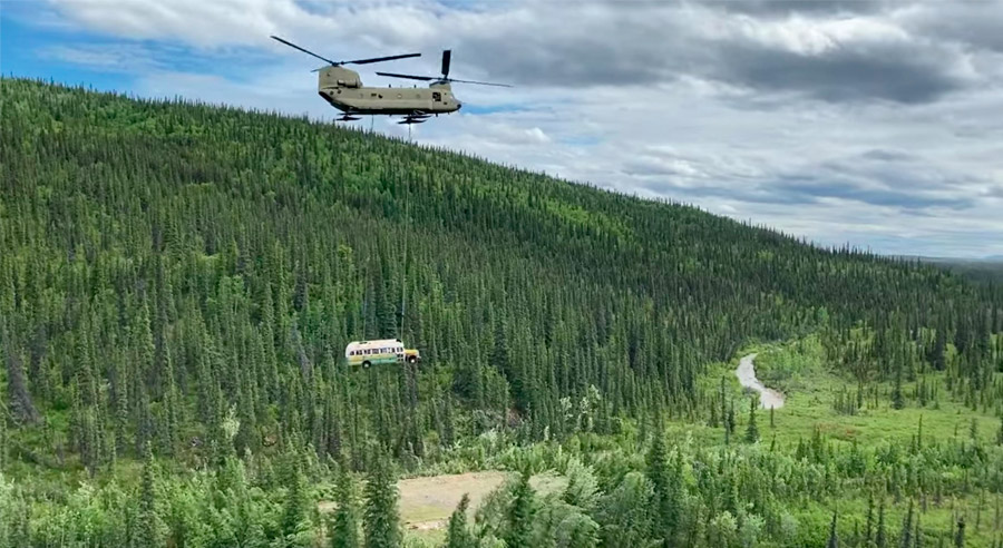 Autobús de «Into the Wild» es retirado de Alaska